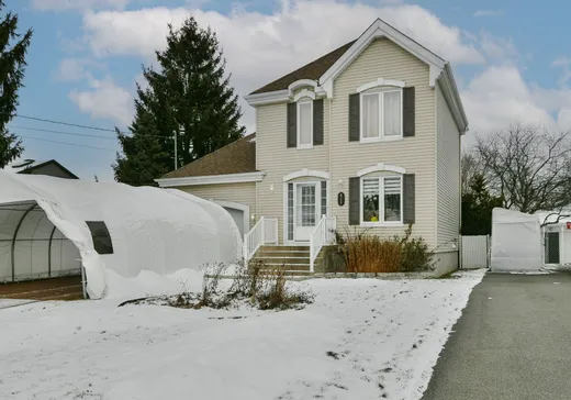Two or more stories for sale - 414 64e Avenue, Pointe-Calumet, J0N1G0