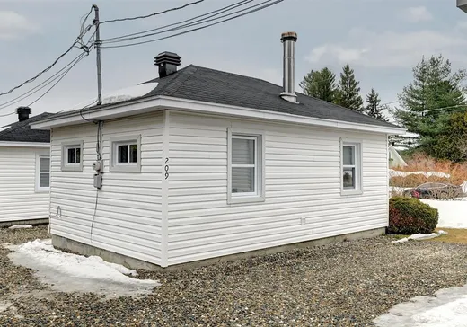 House for sale - 209 Av. des Scouts, Magog, J1X 5W8