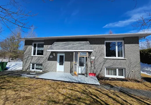Maison à vendre - 332B Rue Bouchard, Lac-Etchemin, G0R 1S0