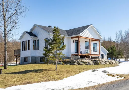 Chalet à vendre - 7-9 Rue Western, Waterloo, J0E2N0