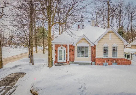 Maison à vendre - 380 Av. des Bois-Francs, Bois-des-Filion, J6Z 4S1