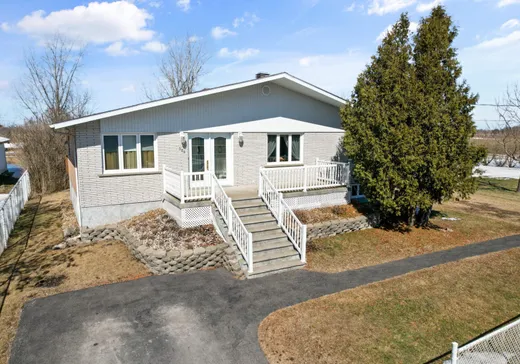 Two or more stories for sale - 328 Rg Touchette, Sainte-Martine, J0S1V0