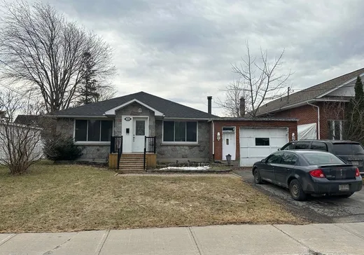 Maison à étages à vendre - 150 Rue Montcalm, Saint-Jean-sur-Richelieu, J3B3N3