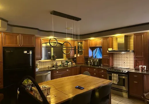 Maison à vendre - 150 Rue Montcalm, Saint-Jean-sur-Richelieu, J3B 3N3