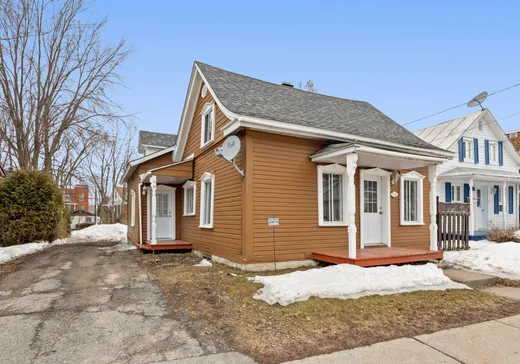Maison à étages à vendre - 1040 Rue De Frontenac, Berthierville, J0K1A0
