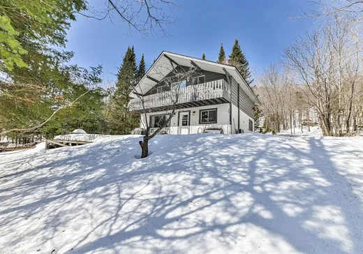 Two or more stories for sale - 144 Ch. des Marronniers, St-Adolphe d'Howard, J0T2B0