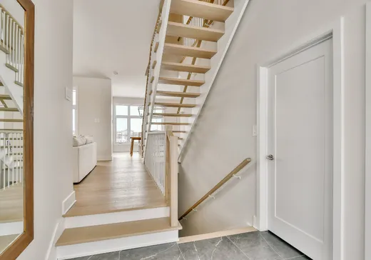 Maison à vendre - 431 Rue des Hirondelles, Sainte-Marthe-sur-le-Lac, J0N 1P0