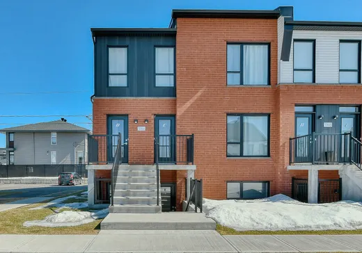 Condo à vendre - 3166 Rue André, Sainte-Marthe-sur-le-Lac, J0N1P0