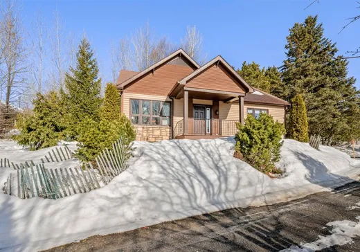Maison à vendre - 26 Rue des Gradins, St-Ferreol-les-Neiges, G0A 3R0