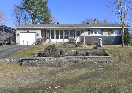 Bungalow à vendre - 220 Rue Perreault, Victoriaville, G6P5E9
