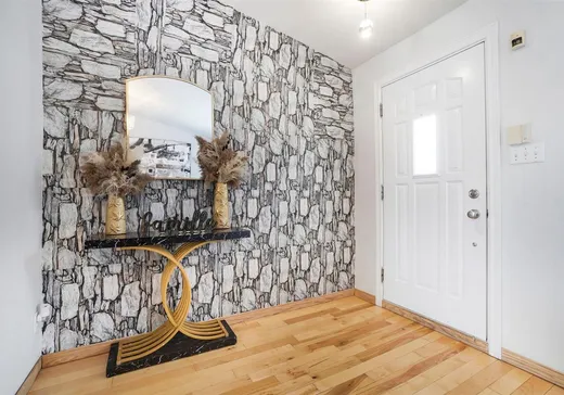 Maison à vendre - 7593 Boul. Lévesque E., Montréal (Villeray), H7A 1S7