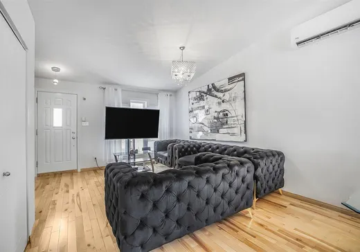 Maison à vendre - 7593 Boul. Lévesque E., Montréal (Villeray), H7A 1S7