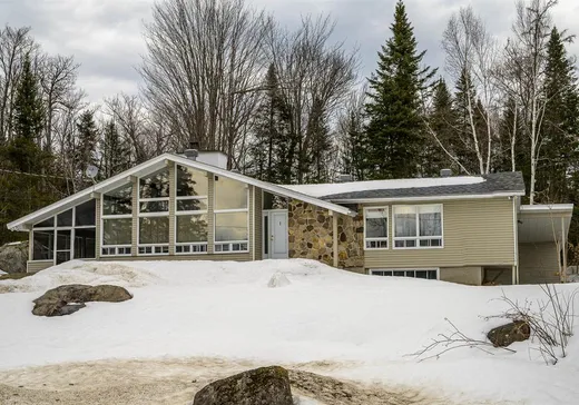 Bungalow for sale - 1 Av. de Champfleury, Ste-Marguerite-Esterel, J0T1E0