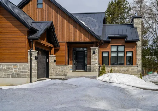 House for sale - 97 Av. Carmen, Saint-Sauveur, J0R 1R5