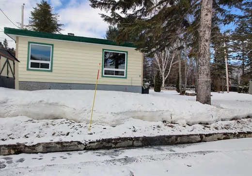 Maison à vendre - 8 Rue Joseph-Turcot, Témiscouata-sur-le-Lac, G0L 1E0