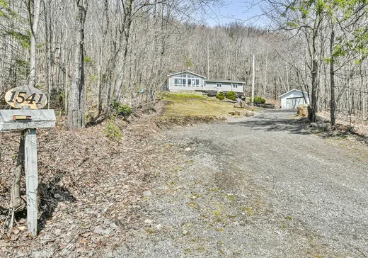 House for sale - 1541 Ch. du Lac-des-Becs-Scie O., Saint-Sauveur, J0R 1R1