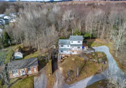 Two or more stories for sale - 397 Rue Alphonse-Leblanc, Buckingham, J8L3B7