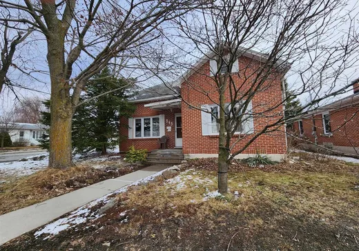 Un étage et demi à vendre - 245 Rue Fréchette, Granby, J2G5Z2