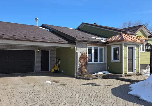 Maison à étages à vendre - 5 Rue Rousseau, Saint-Jean-de-Dieu, G0L3M0