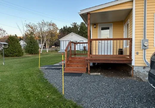 Maison à vendre - 114 Route 132 O., Grosses-Roches, G0J 1K0