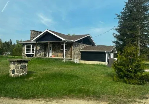 Bungalow for sale - 225 Ch. Lajeunesse, St-Remi-D'Amherst, J0T2L0