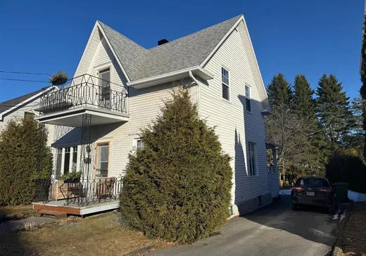 Maison à étages à vendre - 3657 Rue Laviolette, Lac-Mégantic, G6B1V3