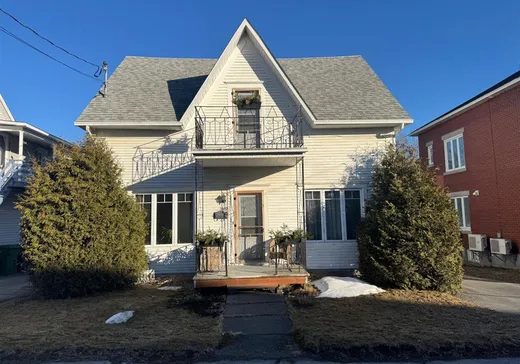 Maison à vendre - 3657 Rue Laviolette, Lac-Mégantic, G6B 1V3