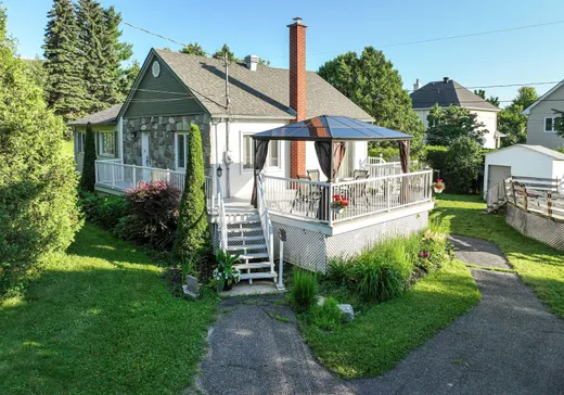 Maison à vendre - 44 Rue Plante, Mont-Saint-Hilaire, J3H 3X3