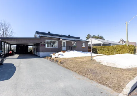 Maison à étages à vendre - 719 Boul. Taschereau N., Sainte-Marie, G6E1K5