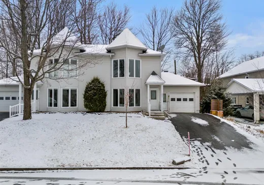 Two or more stories for sale - 1084 Rue Paul-Desruisseaux, Sherbrooke, J1J4M6