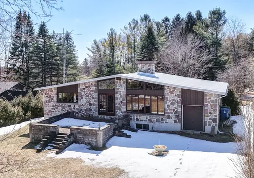 Two or more stories for sale - 11 Rue Champlain, Oka, J0N1E0