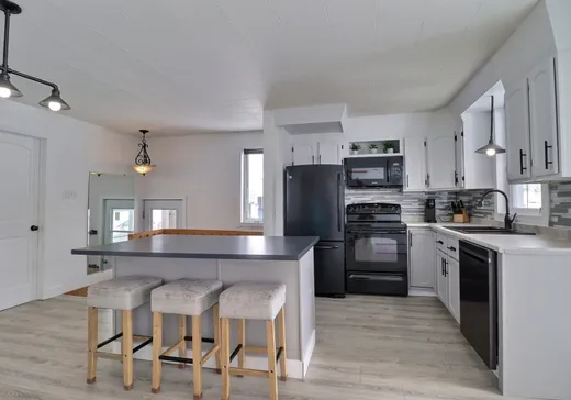 House for sale - 634 Av. Principale, Amos, J0Y 1C0