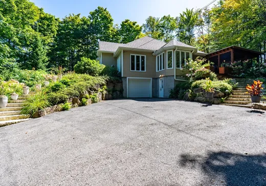 House for sale - 135 Ch. de l'Horizon, Saint-Sauveur, J0R 1R1