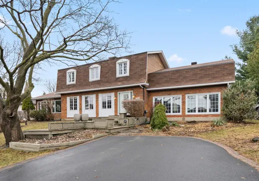 Maison à étages à vendre - 335 Rue des Oeillets, Otterburn Park, J3H6L3