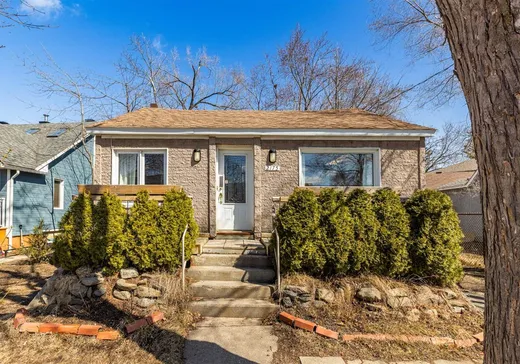 Bungalow à vendre - 2175 Rue de la Sorbonne, Montréal (Saint-Laurent), H4L3B8