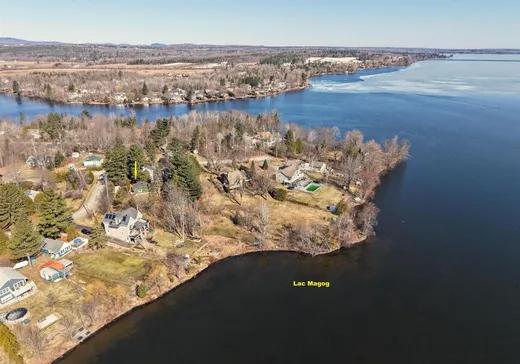 House for sale - 45 Rue du Bord-de-l'Eau, Ste-Catherine-De-Hatley, J0B 1W0