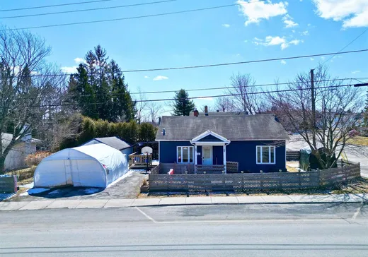 Bungalow à vendre - 234 Rue Bowen, Magog, J1X7L3