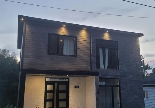 Maison à vendre - 405 Rue de la Montagne, Saint-Calixte, J0K 1Z0