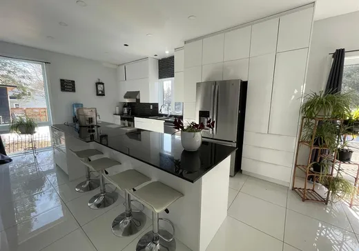 Maison à vendre - 405 Rue de la Montagne, Saint-Calixte, J0K 1Z0