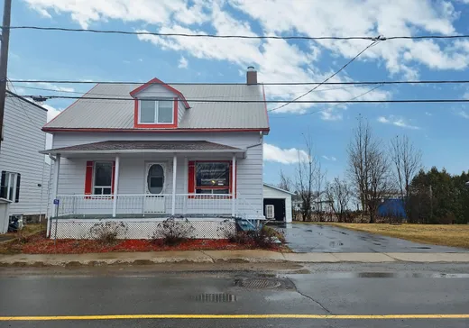 Maison à étages à vendre - 779 Rue Principale, Victoriaville, G6P1H0
