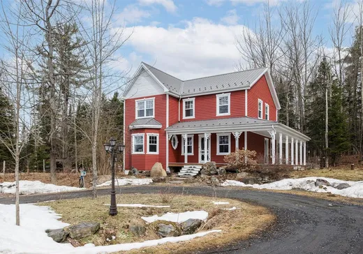 Maison à étages à vendre - 12 Ch. Hill, Magog, J0B2C0