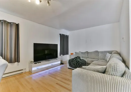 Maison à vendre - 20 Av. des Lacasse, Laval (Laval-sur-le-lac), H7K 1J1