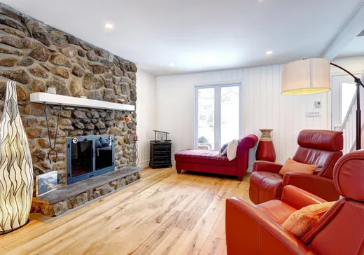 Maison à vendre - 109 Ch. Champagne, Saint-Sauveur, J0R 1R2