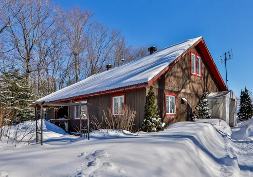 Two or more stories for sale - 103 Ch. du Lac-Hughes, Saint-Sauveur, J0R1A0