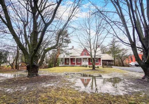 Two or more stories for sale - 800 Rue Claude-De Ramezay, Marieville, J3M1G1