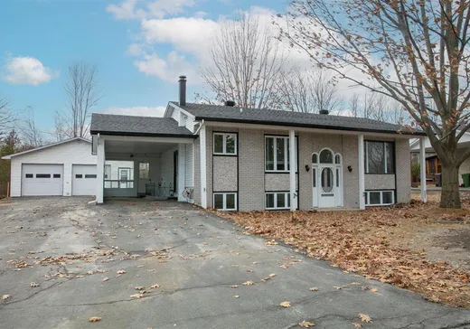 Bungalow à vendre - 4110 Rue Rouleau, Les Nations, J1L1L5