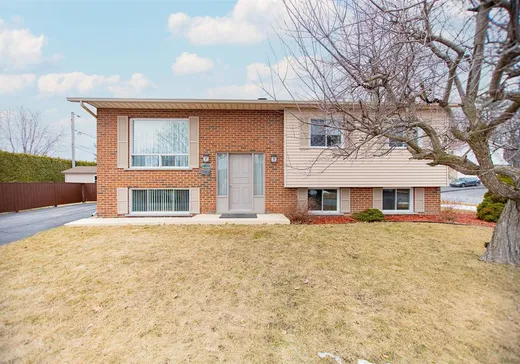 Bungalow à vendre - 7105 Rue des Muguets, Massueville, J3R5A9