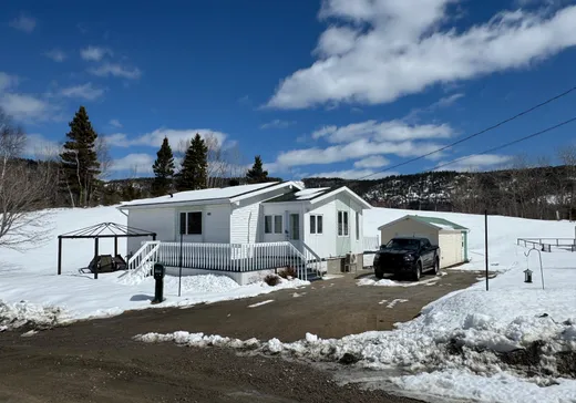 Two or more stories for sale - 25 Route 138, Bergeronnes, G0T1G0