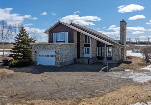 Two or more stories for sale - 833 Route 230, St-Alexandre-De-Kamouraska, G0L2G0