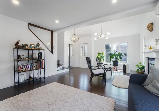 Maison à vendre - 8360 Av. Oregon, Brossard, J4Y 2J7